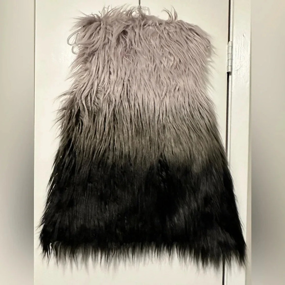 BKE black ombré faux fur vest size M - Picture 3 of 5